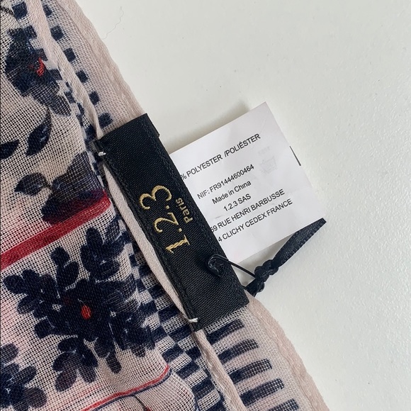 Scraf - Picture 5 of 7